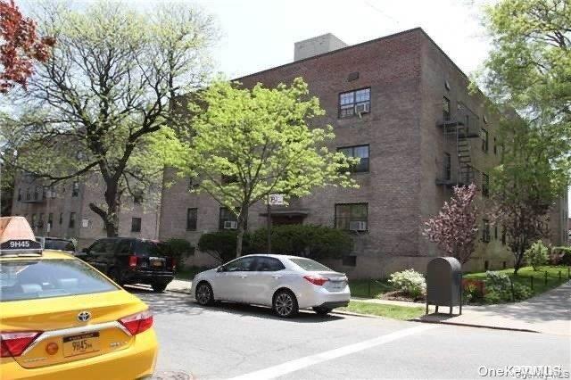 Primary Photo - 78-39 147th St