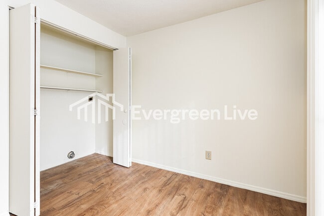 Building Photo - 8241 Schoolgate Dr