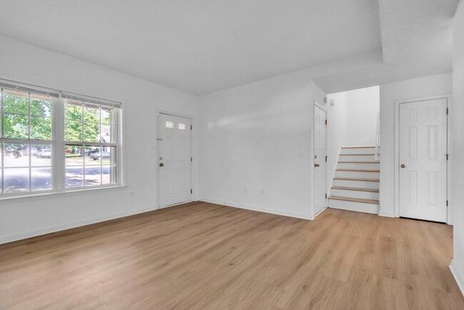 Building Photo - 102 Glenlea Ln