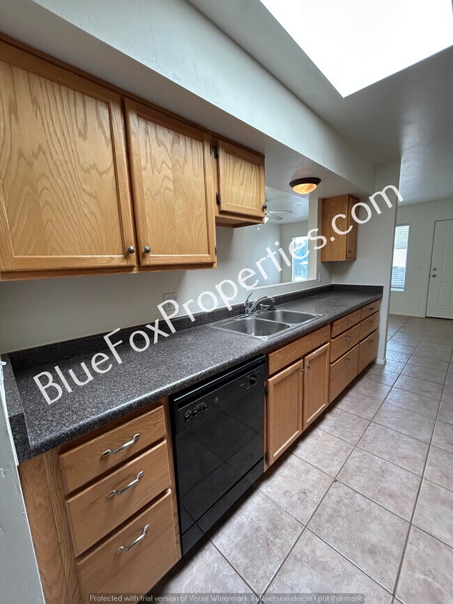 Building Photo - 2201 N Sparkman-Unit 2
