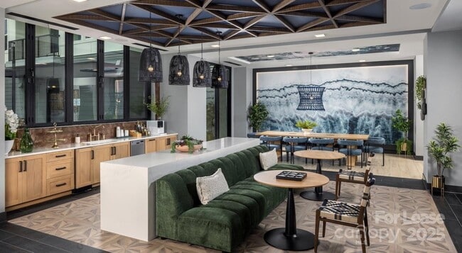 Building Photo - 2220 Wilkinson Blvd