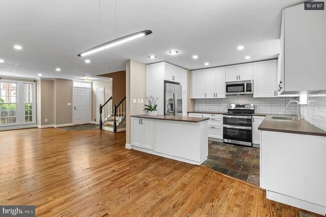 Building Photo - 3906 Valley Ridge Dr