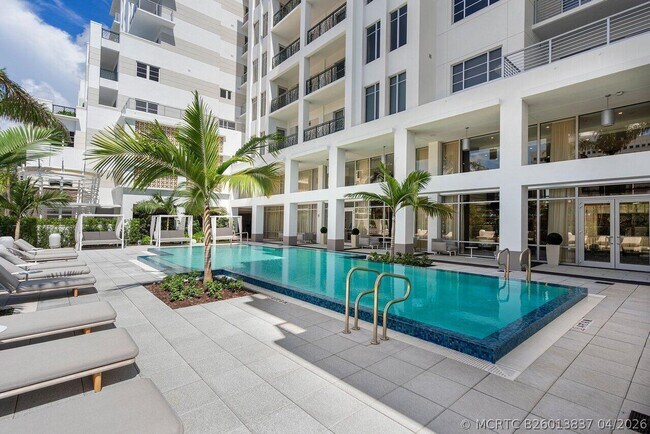 Building Photo - 155 E Boca Raton Rd
