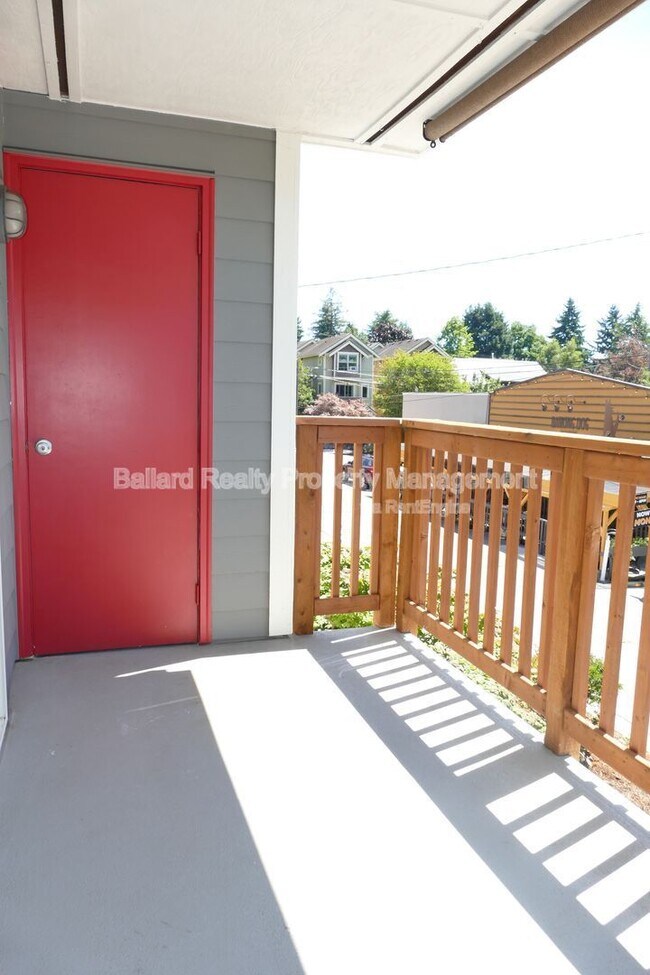 Building Photo - 7000 Cleopatra Pl NW