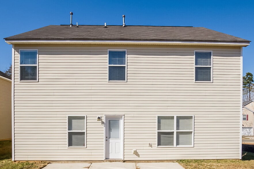 Building Photo - 4716 Potters Glen Rd