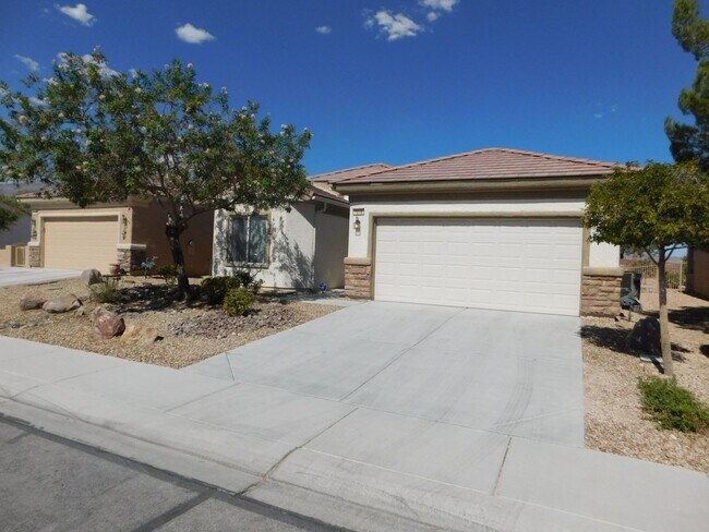 Building Photo - GORGEOUS HOME IN SUN CITY ALIANTE*AGE RESTRICTED COMMUNITY*3 LARGE BEDROOMS*OPEN FLOORPLAN*
