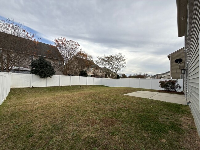 Building Photo - Lovely Rental Home in Davidson!