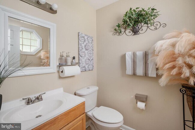 Building Photo - 15 Owen St