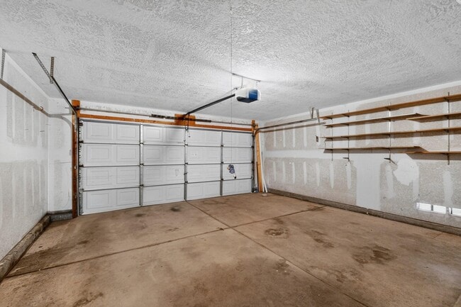 Building Photo - 204 10th Ave SW