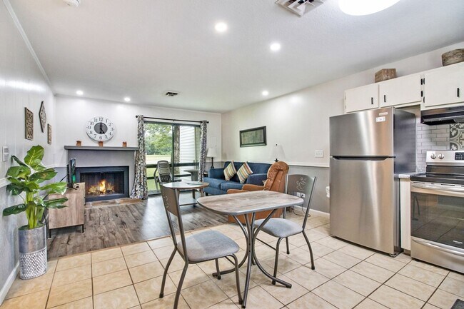 Building Photo - 8005 Cherokee Trail