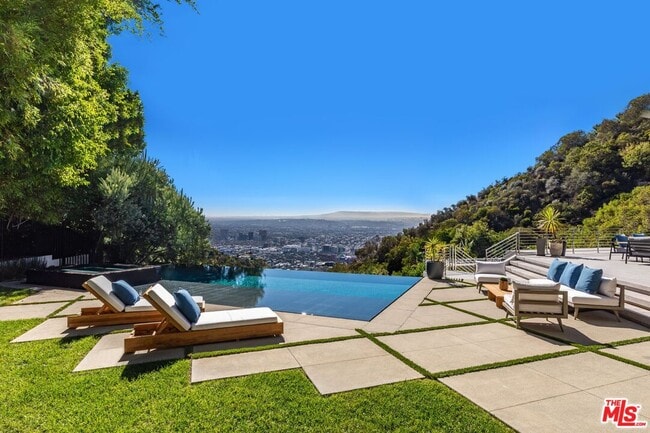 Building Photo - 1895 Rising Glen Rd