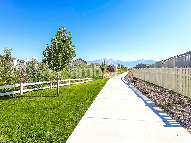 Building Photo - 292 N Gibbons Ln