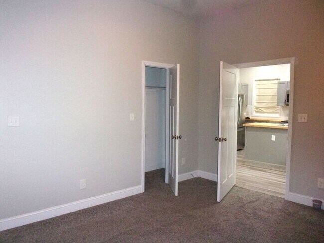 Building Photo - Beautifully Renovated 2 Bedroom 1 Bath Home - Minutes to Downtown Rock Hill
