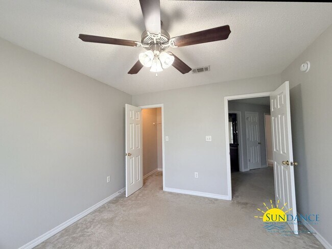 Building Photo - Charming 4-Bedroom Home in Hampton Ridge Estates of Navarre!