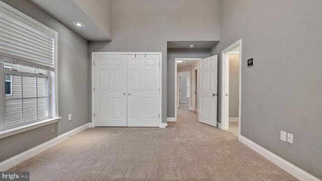 Building Photo - 1833 Drew St