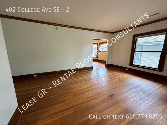 Building Photo - Renovated Two Bedroom in Heritage Hill