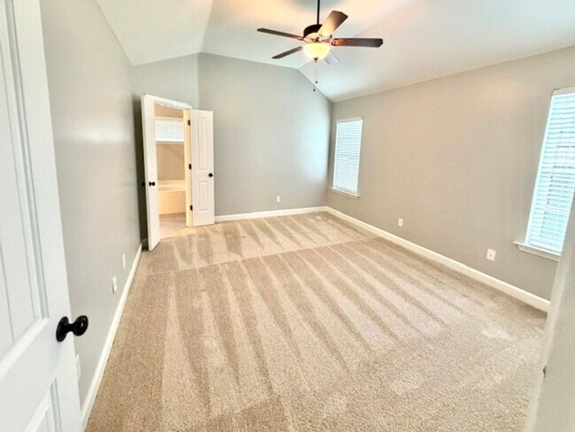 Building Photo - 8136 Maywood Dr