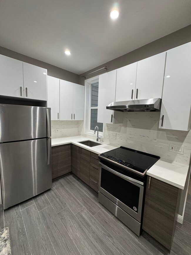 Building Photo - 1645 Hyde St