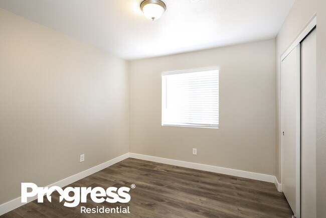 Building Photo - 7287 Golden Star Ave