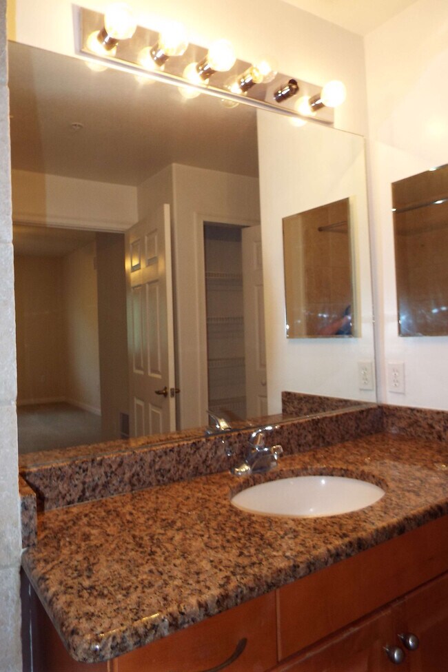 Building Photo - 13141 Bella Casa Cir