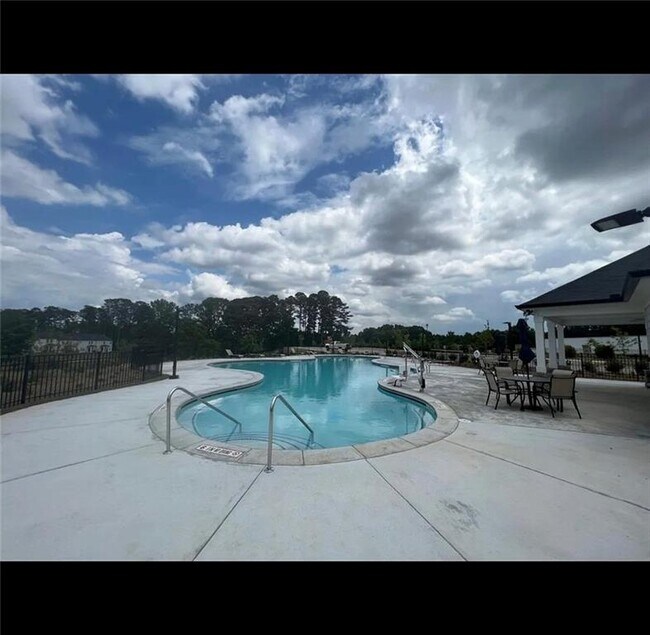 Building Photo - 1177 Sunny Lk Dr