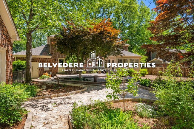 Building Photo - Hamilton Lakes