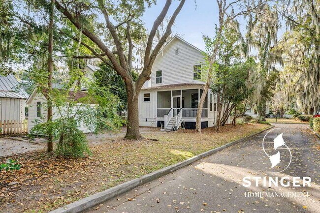 Building Photo - 2677 Broad St