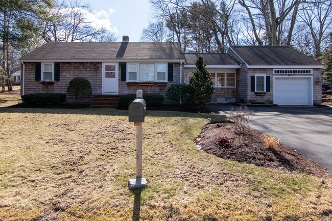 Primary Photo - 98 Hillcrest Dr