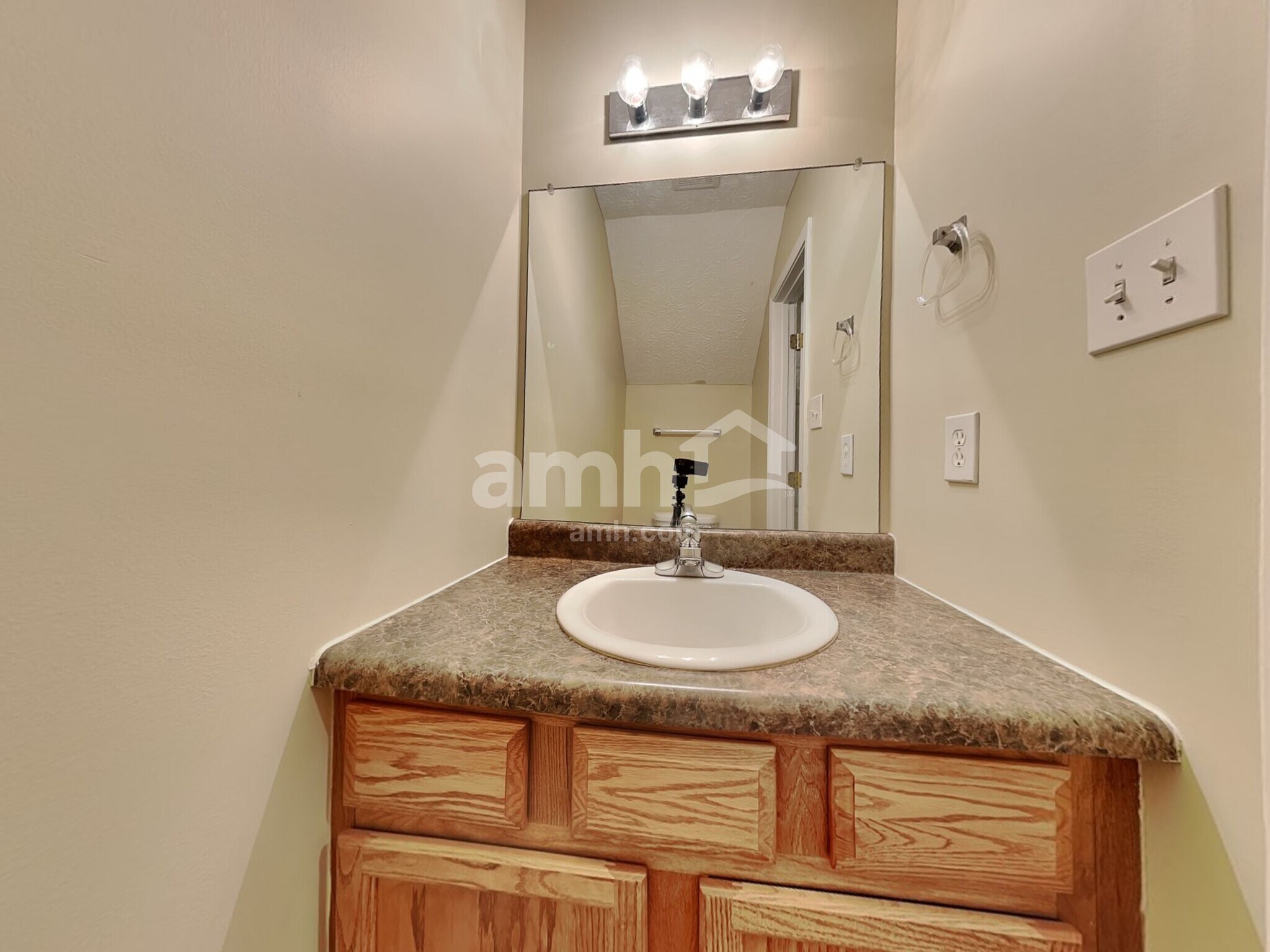 Building Photo - 1117 Long Meadow Dr