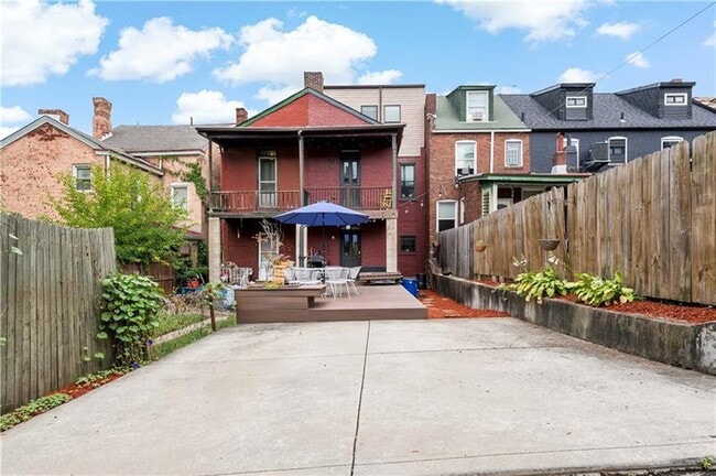 Building Photo - 254 38th St