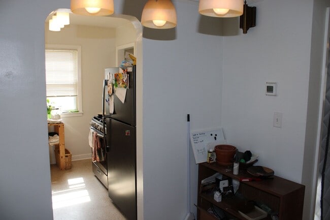 Building Photo - **Lake Nokomis Beauty! 3 Bed 1 Bath!**