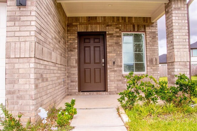 Building Photo - 31622 Whittis Hl Wy
