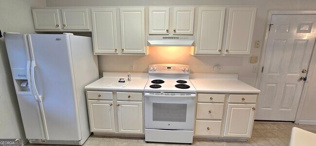 Building Photo - 45 Chemin Pl