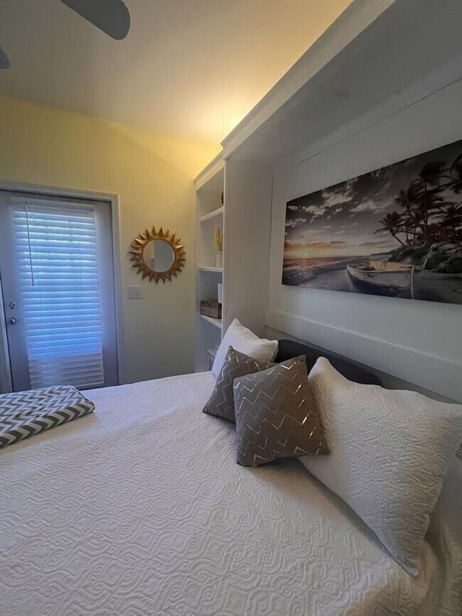 Building Photo - Stunning Two Bedroom Condo - Fully Furnished - Mira Vista - James Island