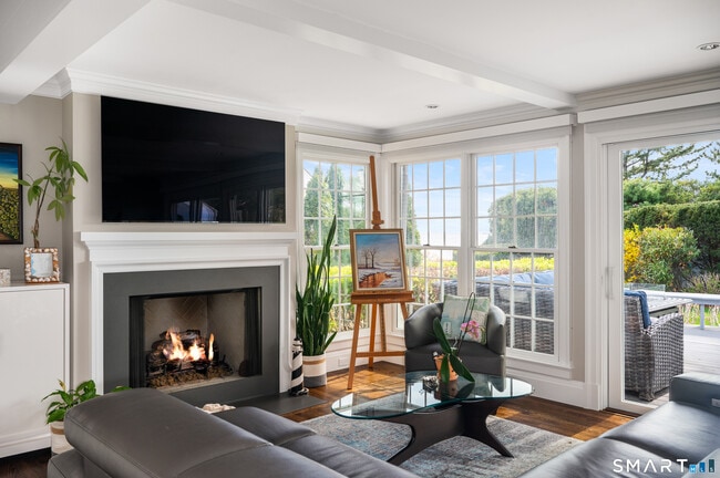 Building Photo - 187 Dolphin Cove Quay