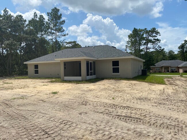 Building Photo - Desirable SW Ocala Neighborhood 3/2/2 *WON'T LAST*