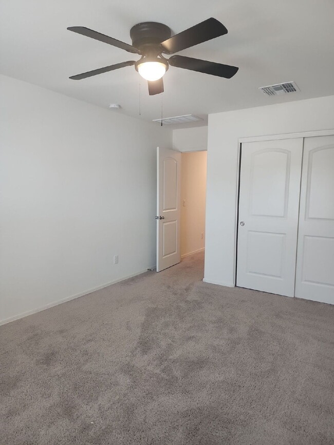 Building Photo - "Spacious 4-Bedroom Oasis in Casa Grande w...
