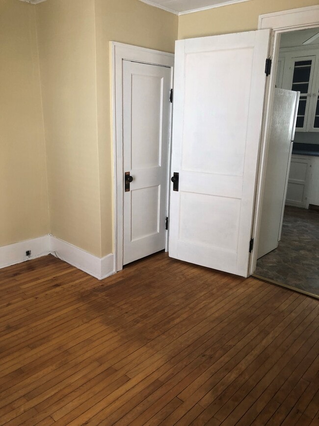 Building Photo - 15 LLC-54 Sailly Avenue