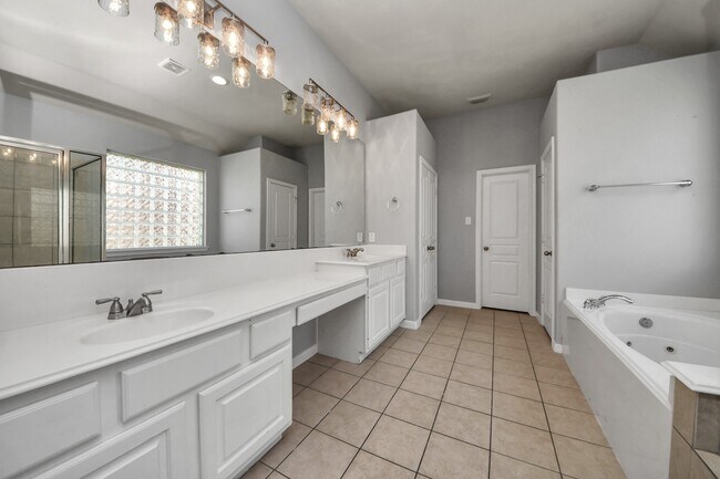 Building Photo - 18330 Enchanted Rock Trail