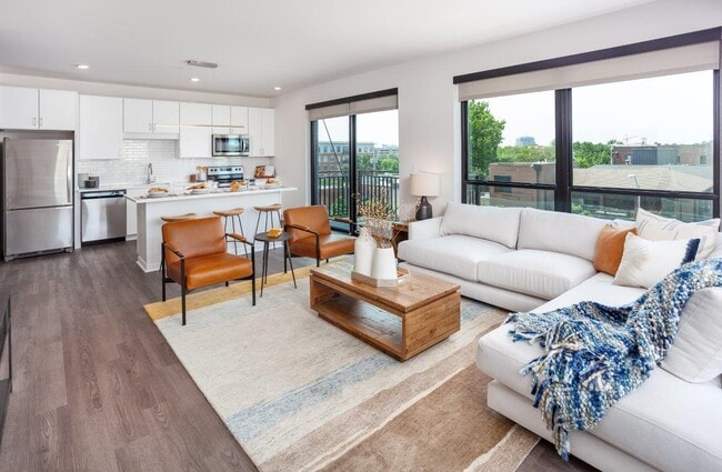 Interior Photo - Alton Heights