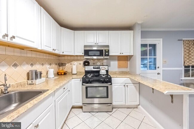 Building Photo - 9832 Buckner Rd