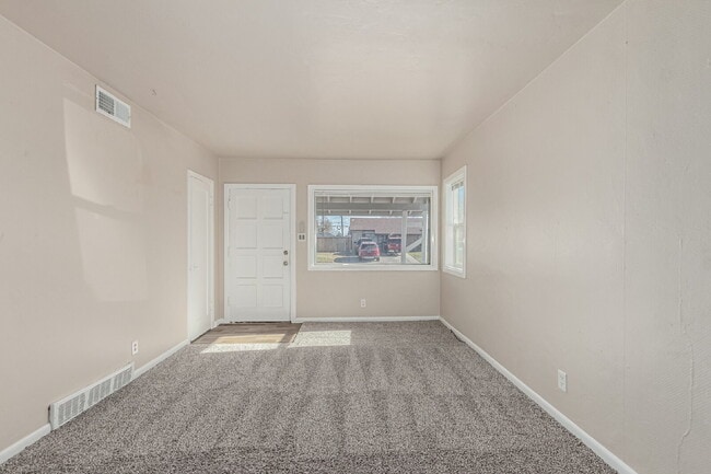 Building Photo - 1635 S Meade St