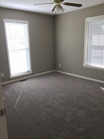 Building Photo - 6 Pearle Brook Ln