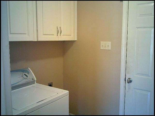 Building Photo - 100 Corbin Cir
