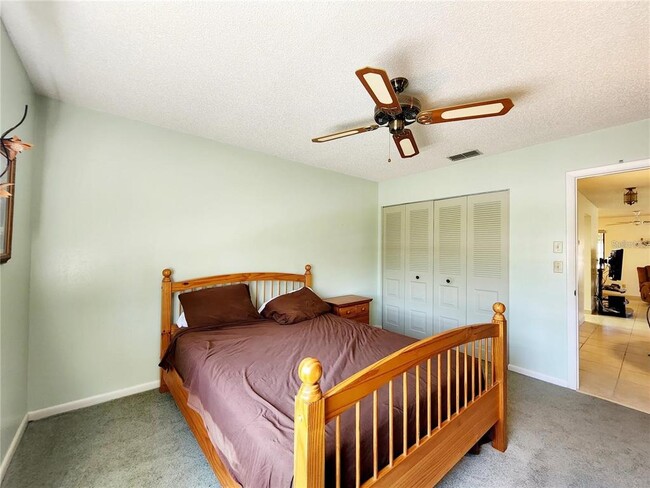 Building Photo - 552 Fairways Dr