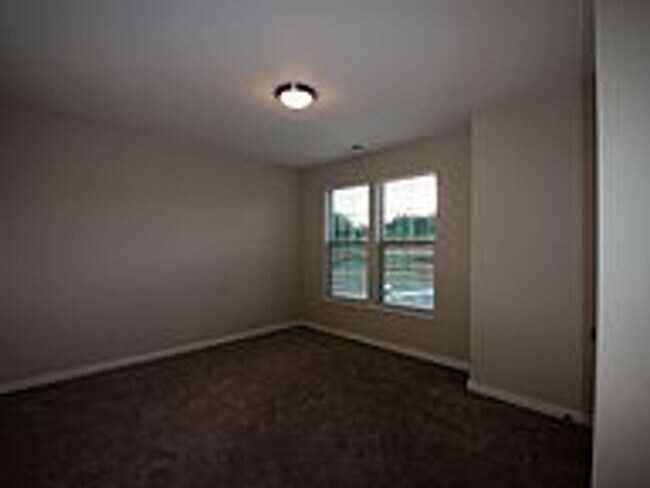 Building Photo - Charming Newer Camas Home in Gated Community