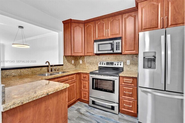 Building Photo - 8900 Collins Ave