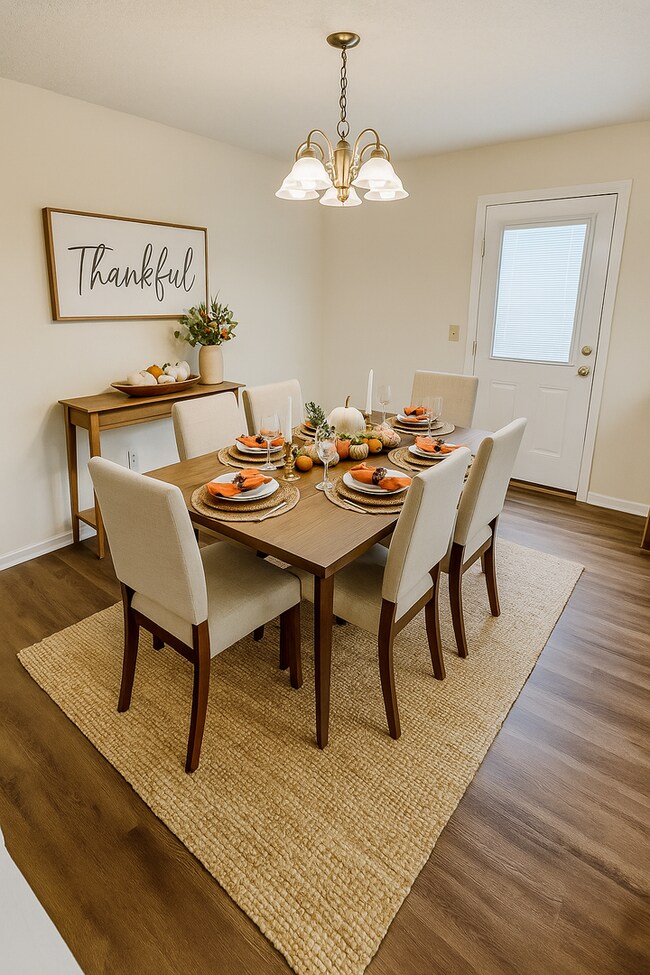 Building Photo - 2 Bedroom Townhouse in Richmond!