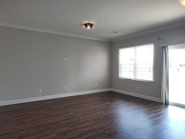 Building Photo - Charming Townhome located in the Settlers Landing Community in Concord NC!