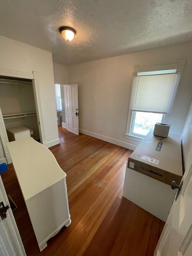 Building Photo - 1229 12th St